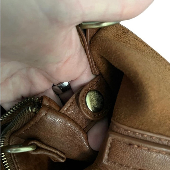 Antik Kraft Large Brown Vegan 2 in 1 Tote with Crossbody Removable Pouch - Picture 11 of 12